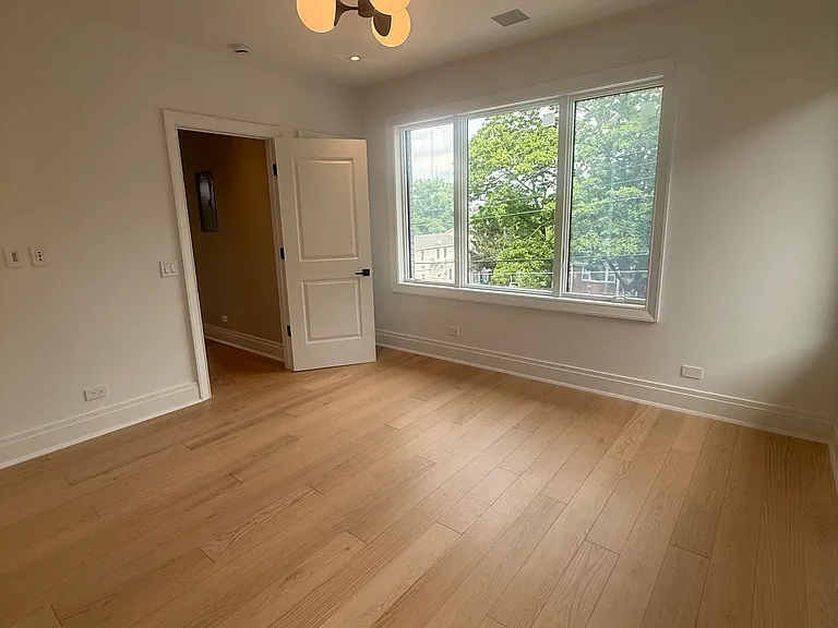 15 Aqueduct Ave #1 — Photo 6