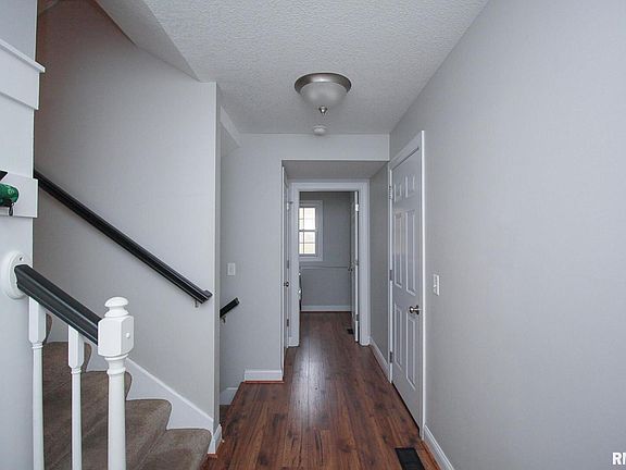 3rd image of 2124 W 57th St