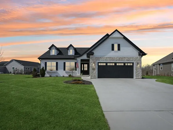 9381 South Arbor Creek DRIVE, Oak Creek, WI 53154