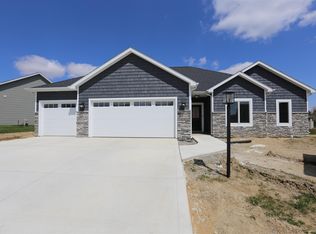 13016 Crimson Leaf Dr, Fort Wayne, IN 46814