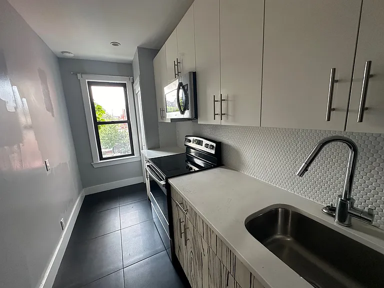 3410 Beverly Rd #2 — Photo 2