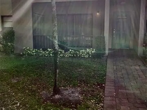 9905 Pineapple Tree Dr, Boynton Beach, FL