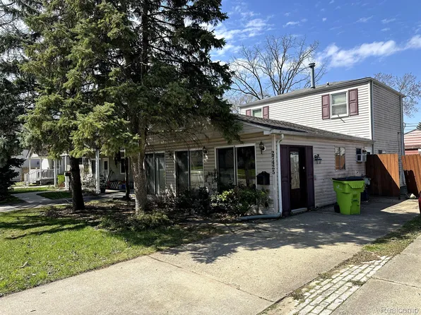 27425 Townley St, Madison Heights, MI 48071