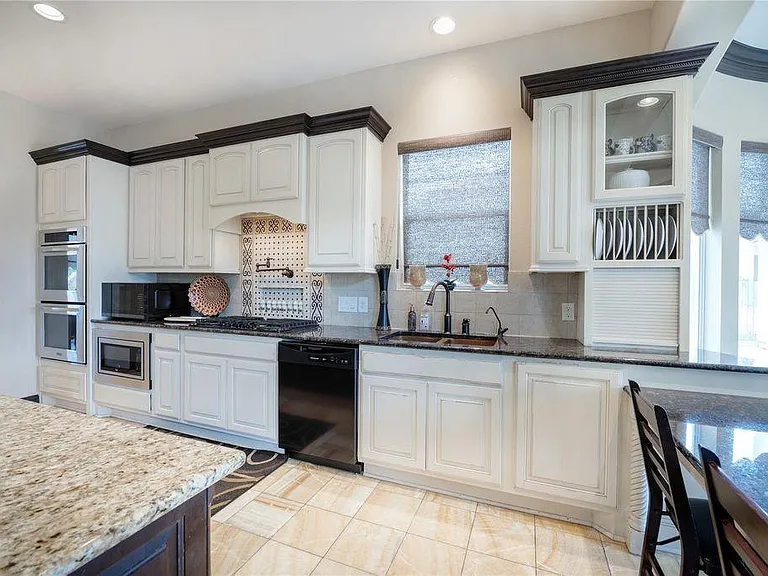 25207 Springwood Lake Dr — Photo 20