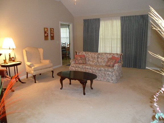 3rd image of 1256 Carriage Dr