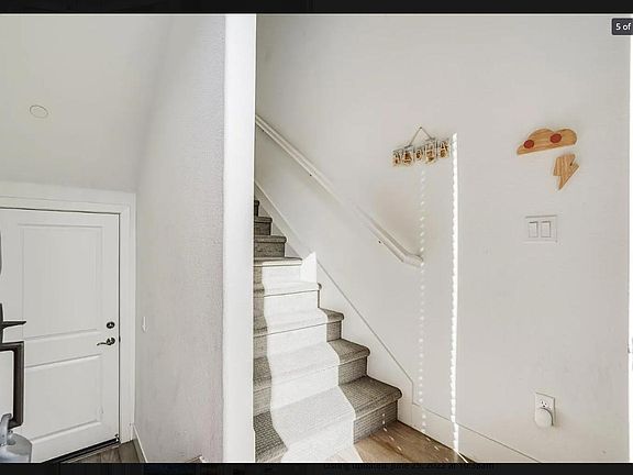 3rd image of 625 Blackbury Ln