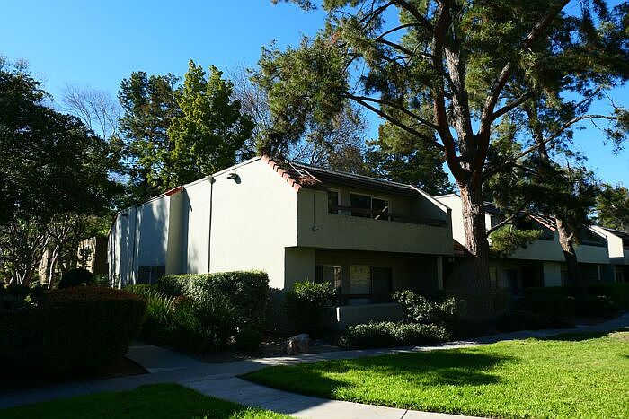 1st image of 288 Tradewinds Dr APT 10