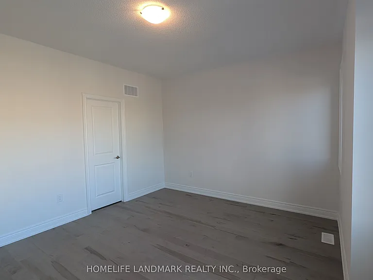 2868 Shortreed Gdns — Photo 20
