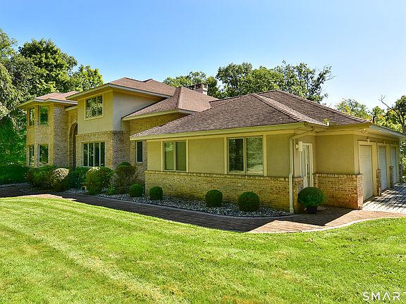 3rd image of 773 Shuttle Meadow Avenue
