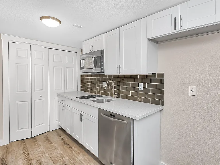 7006 SE 66th Ave #C — Photo 2