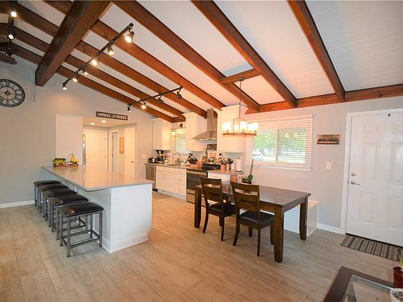 4th image of 215 Atterbury Blvd