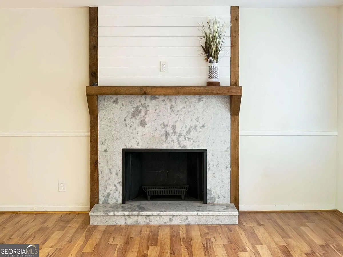 2 bed, 2.5 bath, $2,200 — Photo 4
