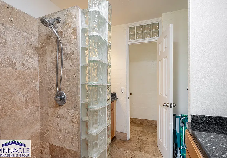240 Liliuokalani Ave #201 — Photo 13
