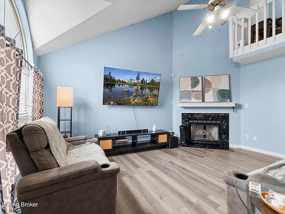 2nd image of 1706 Cypress Ct