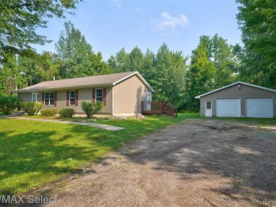 2883 E Shaffer Rd, Midland, MI, 48642