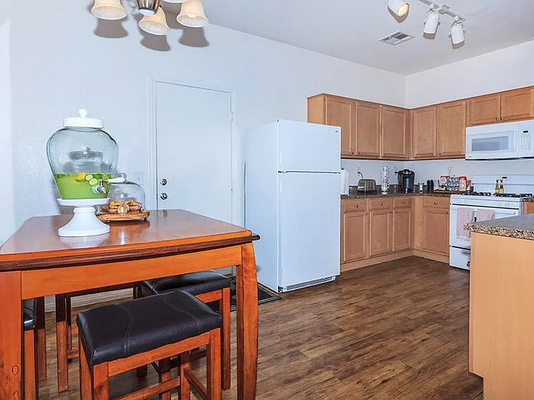 Suncrest Townhomes — Photo 24