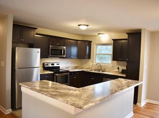 2719 Tanglewood Dr, Roanoke, VA 24018