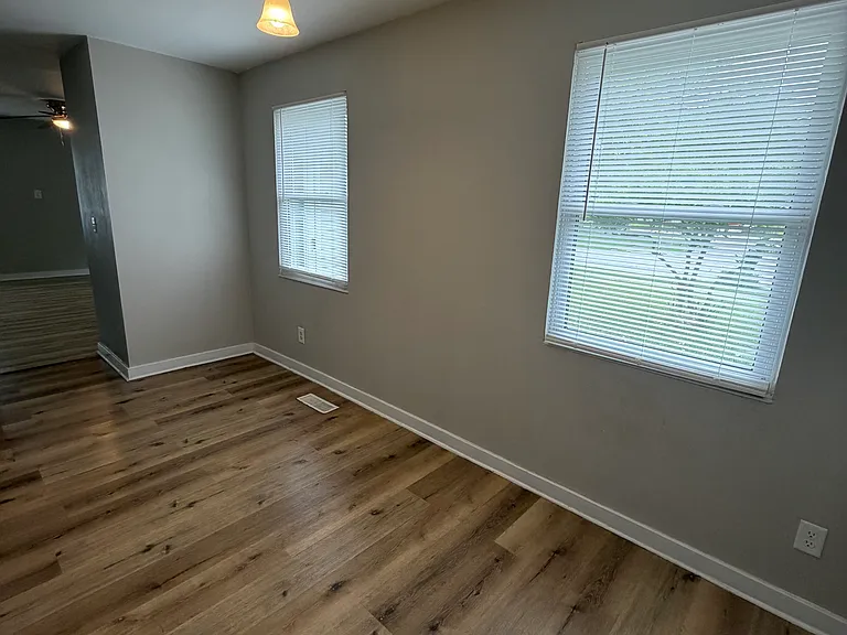 2205 Versailles Dr — Photo 5