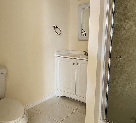 5th image of 118 Grass Valley Rd 208 #208