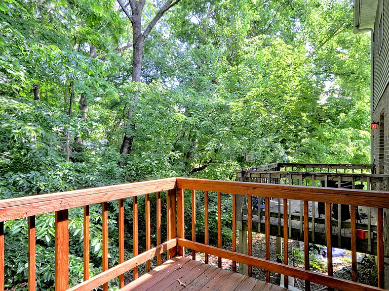 460 Martha Ln #C — Photo 26