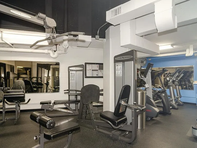 2626 N Lakeview Ave #2010 — Photo 8