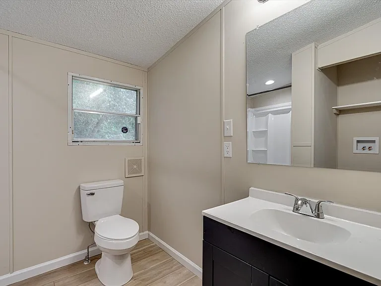 842 Emery Rd — Photo 15