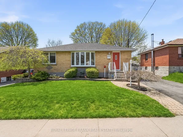 1212 Valley Dr, Oshawa, ON L1J 3M7