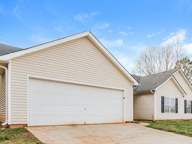 458 Old Tree Dr — Photo 3