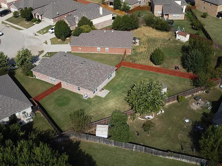 6940 Derbyshire Dr — Photo 2
