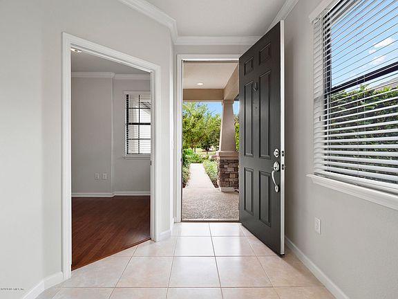 4th image of 94 Cypress Bay Dr