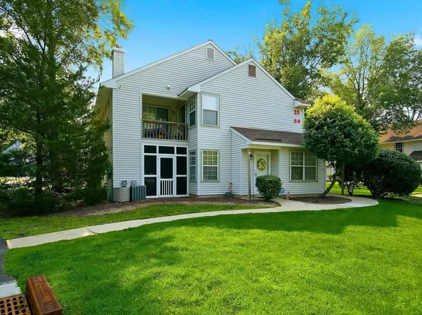 2 Waterview Dr #2, Absecon, NJ 08205