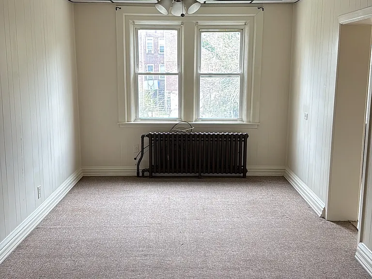 208 W 28th St #2 — Photo 2