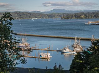 123 SW 12th St, Newport, OR 97365