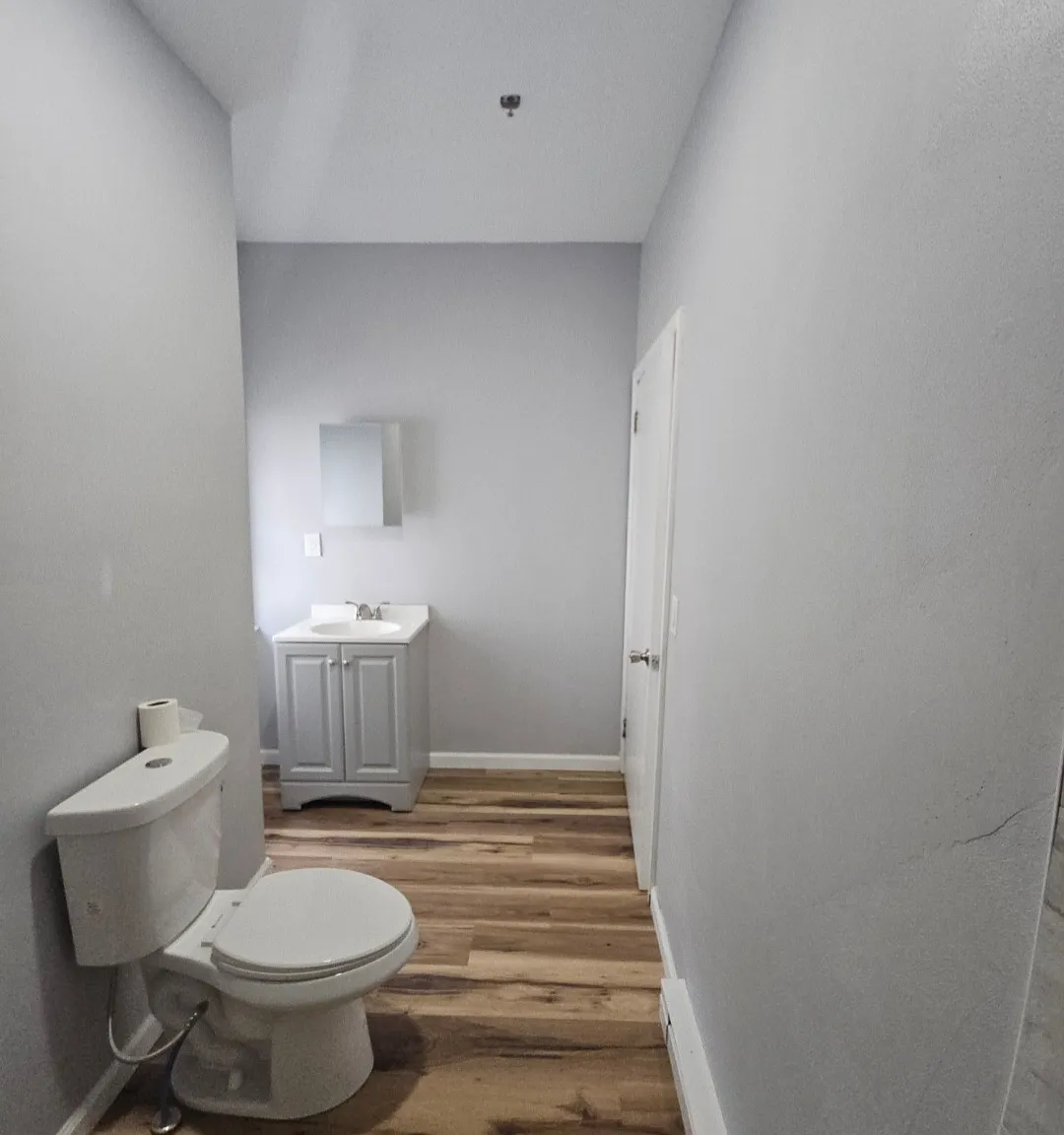 53 Park Ave — Photo 2