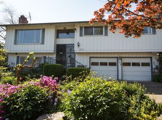 1247 Farrview Ct, West Linn, OR 97068