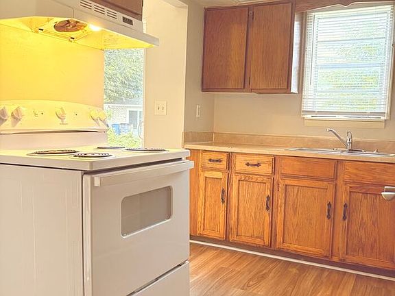 4th image of 480 Melissa Ct