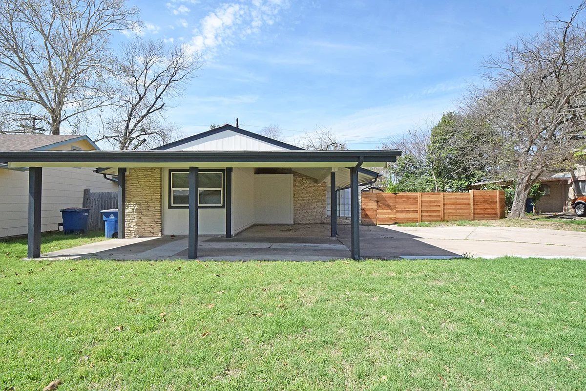 Building Photo - 6400 Brookside Dr