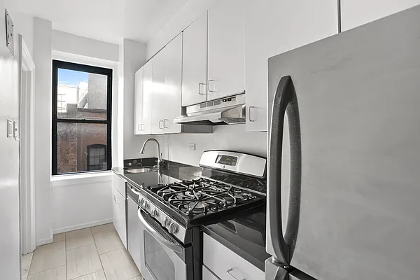 Rented by Douglas Elliman | media 13