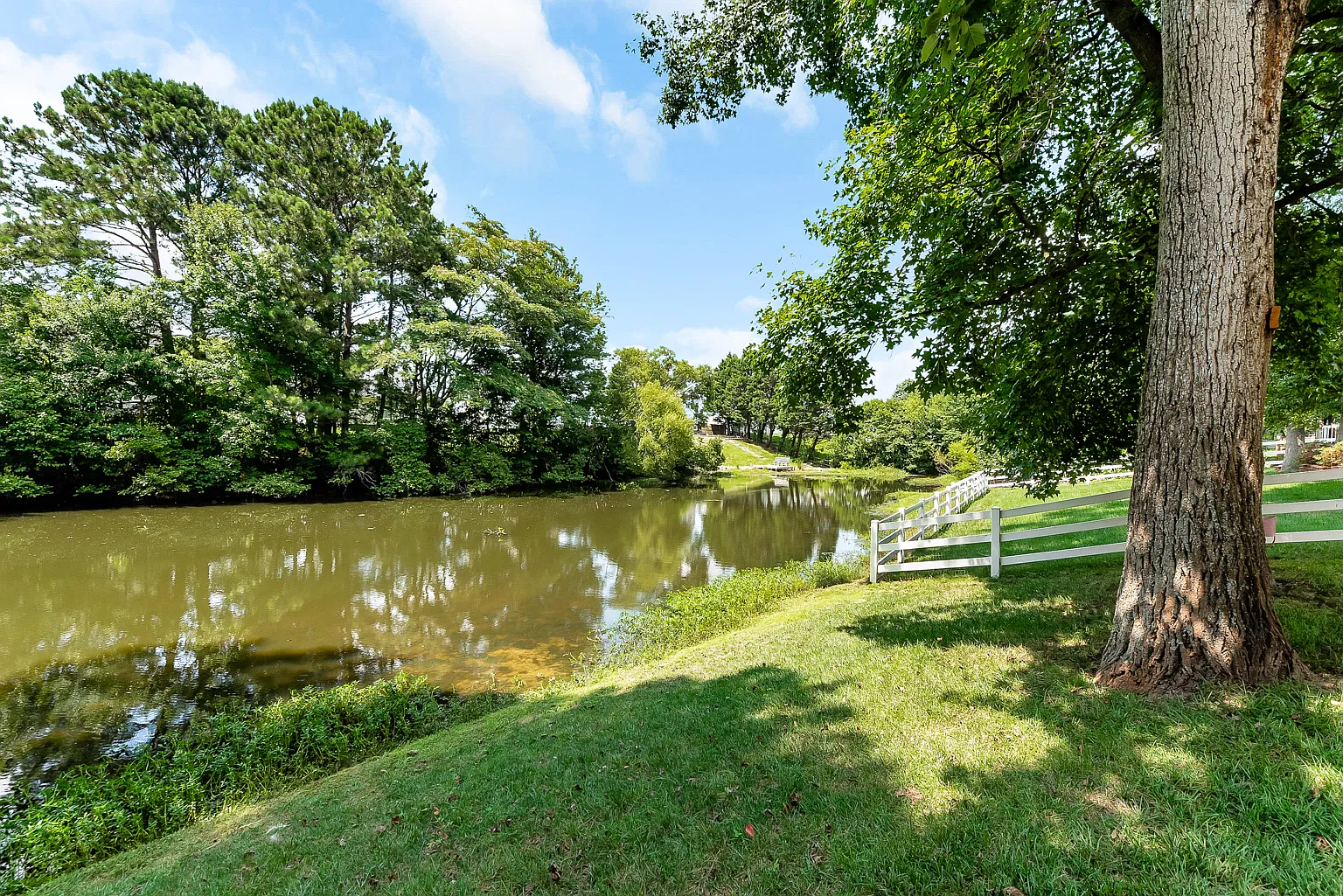 4 bed, 2.5 bath, 2400 sqft, $2,750 — Photo 1