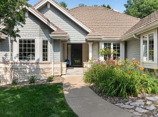 10421 Shelter Grv, Eden Prairie, MN 55347