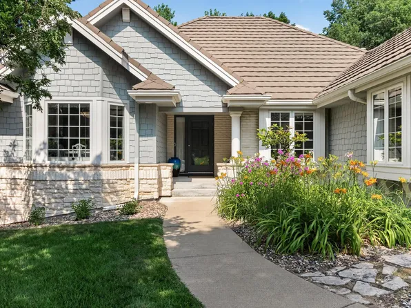 10421 Shelter Grv, Eden Prairie, MN 55347