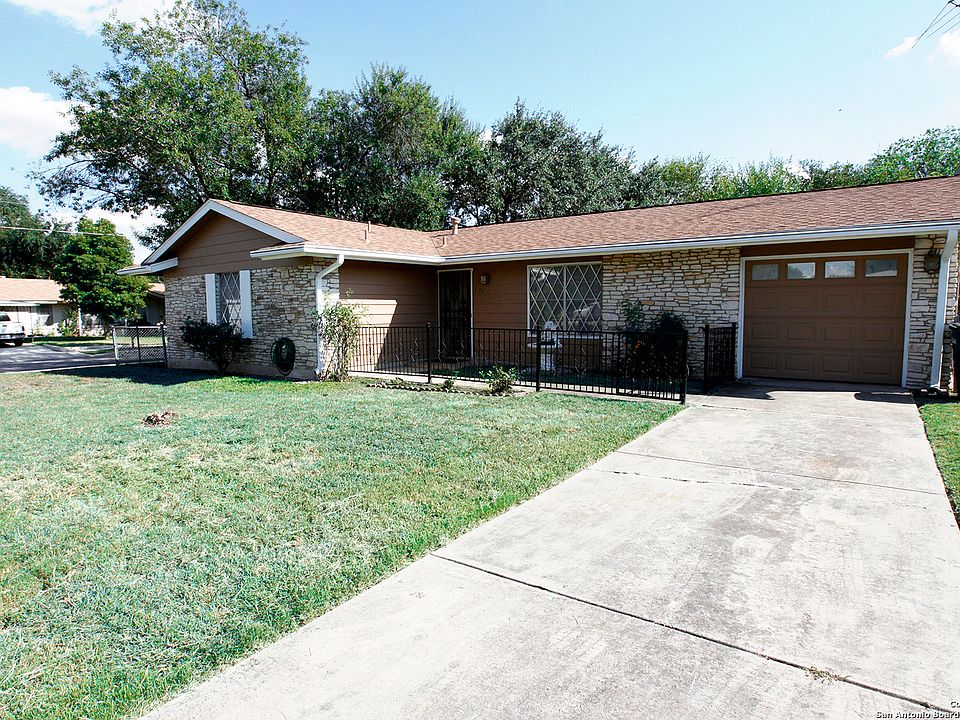 1st image of 102 MEADOW GLADE DR