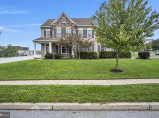7433 View Crest Dr, Harrisburg, PA 17112