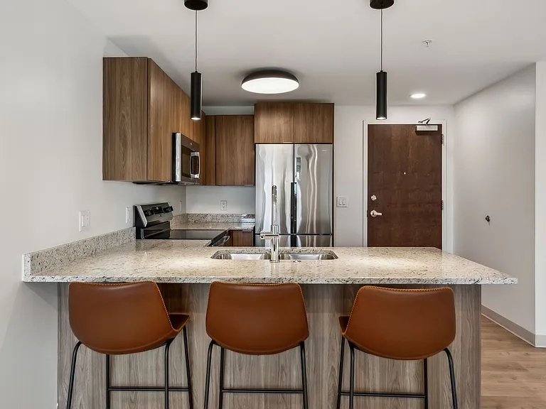 West 6th Apartments — Photo 75