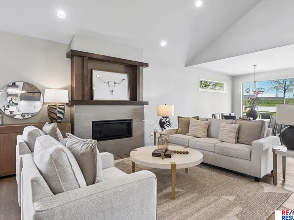 20101 W St, Omaha, NE 68135