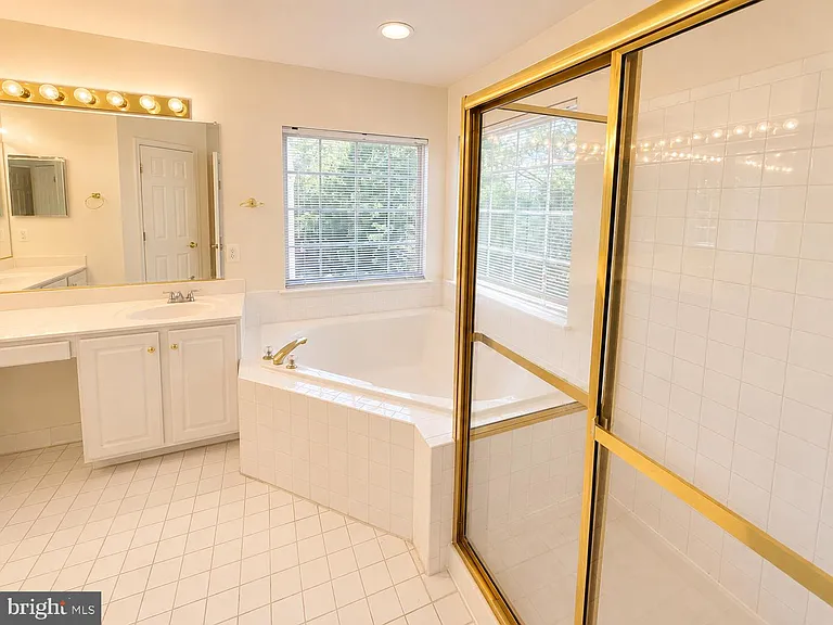 8646 Royal Worcester Ln — Photo 18