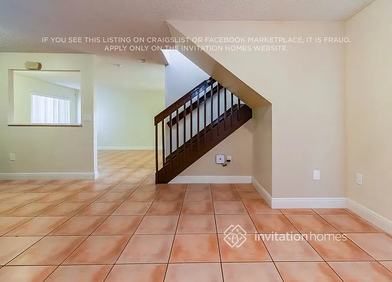 18118 SW 154th Ct — Photo 4