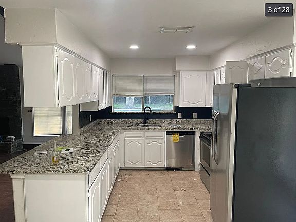 4th image of 332 Suttonwood Dr