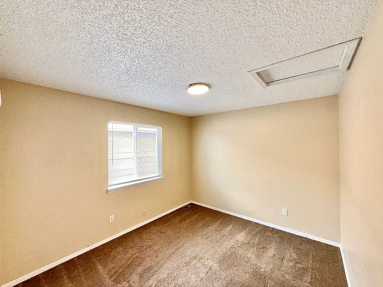 6050 Emma Ln — Photo 11