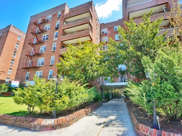 2727 Ocean Parkway image 1 of 39